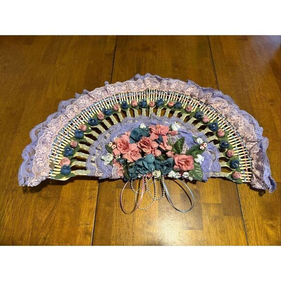 No Brand Other - Vtg shabby chic hand made fan lace ribbon roses in plastic forks wall decor fan